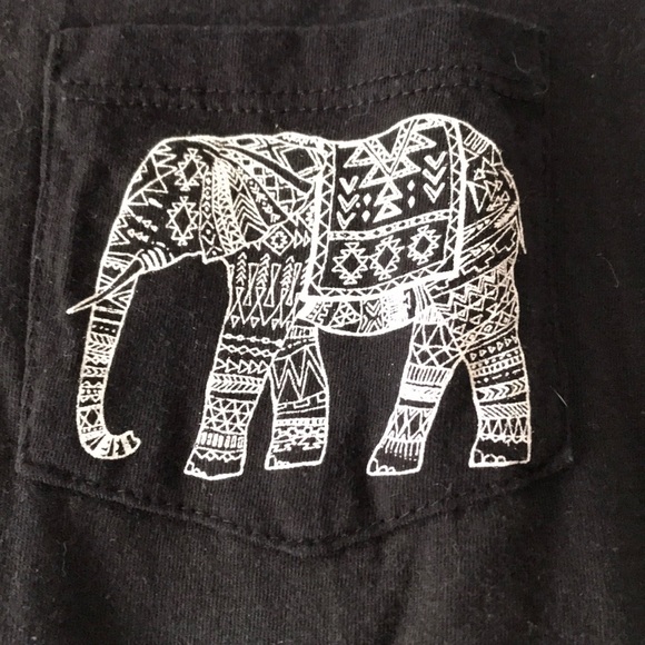 Black t shirt with elephant detailing - Picture 2 of 2
